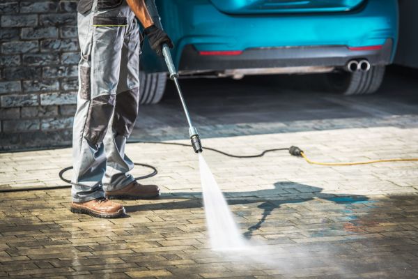 Driveway Pressure Washing in Cedar Park