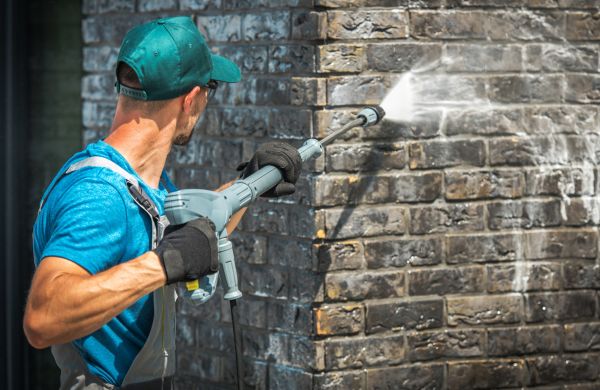 Brick House Washing in Cedar Park